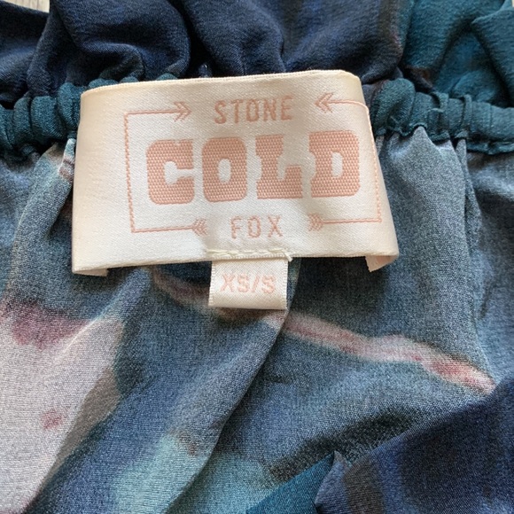 Stone Cold Fox Top - Picture 4 of 5